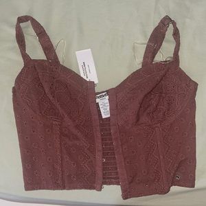 It’s never been wore. It’s from Tilly’s and it’s in perfect condition